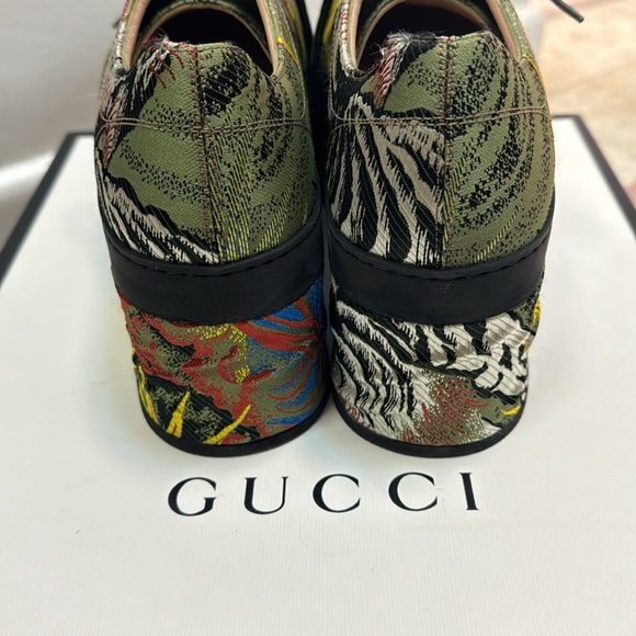 Gucci Jacquard Silk Tiger Peggy Platform - Picture 3 of 5
